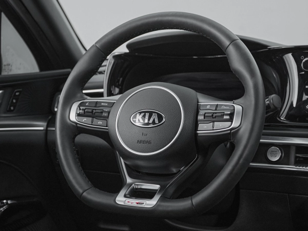 Kia K5, III фото №11