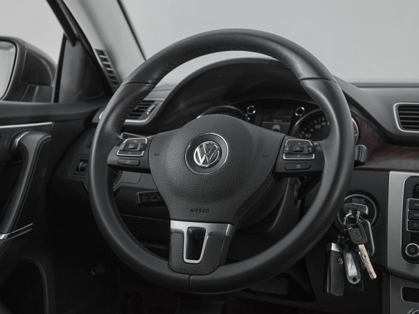 Volkswagen Passat, B7 фото №10