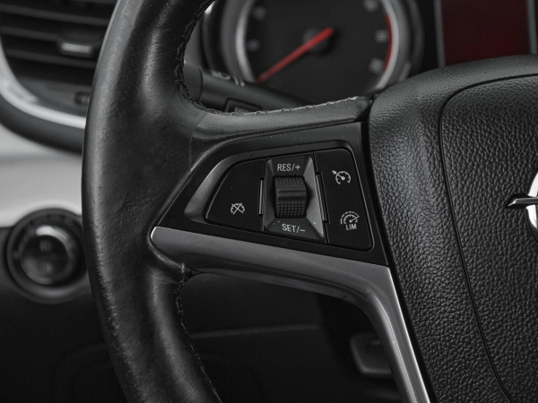 Opel Mokka, I фото №11