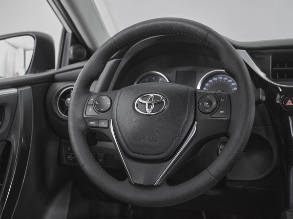 Toyota Corolla, XI (E160, E170, E180) Рестайлинг 1 фото №10