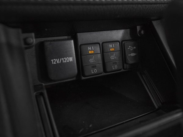 Toyota Corolla, XI (E160, E170, E180) Рестайлинг 1 фото №17
