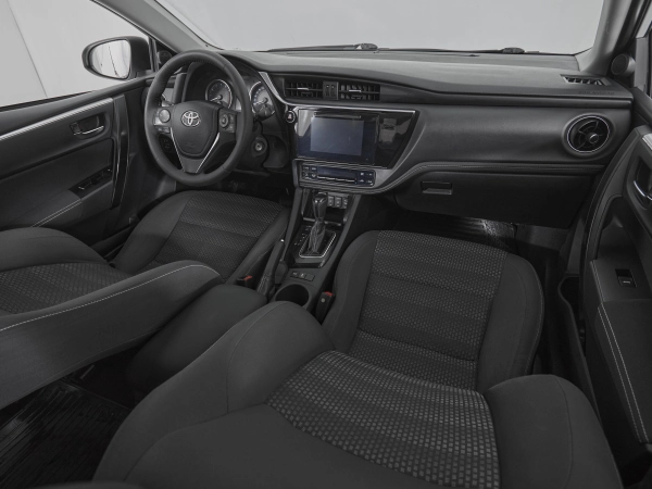 Toyota Corolla, XI (E160, E170, E180) Рестайлинг 1 фото №9