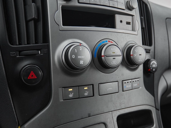 Hyundai Grand Starex, I фото №15