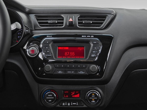 Kia Rio, III фото №17