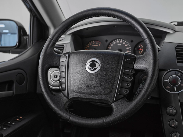 SsangYong Kyron, I Рестайлинг фото №10