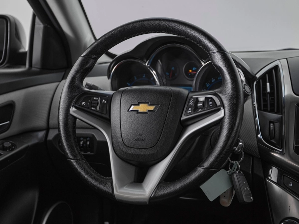 Chevrolet Cruze, I Рестайлинг фото №10