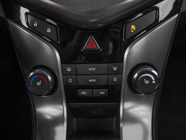 Chevrolet Cruze, I Рестайлинг фото №16
