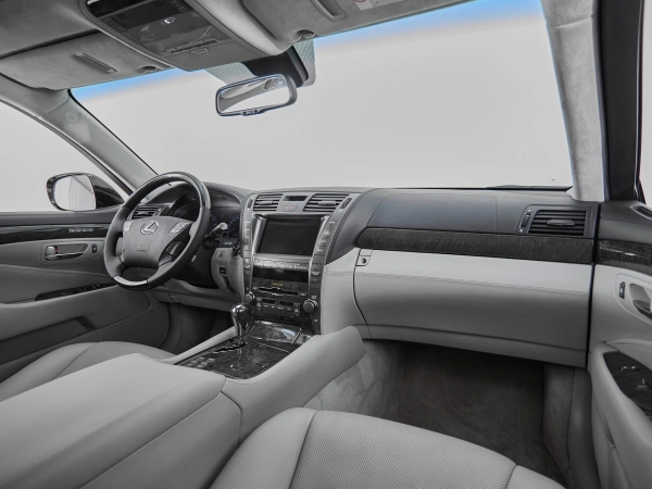 Lexus LS, IV фото №10