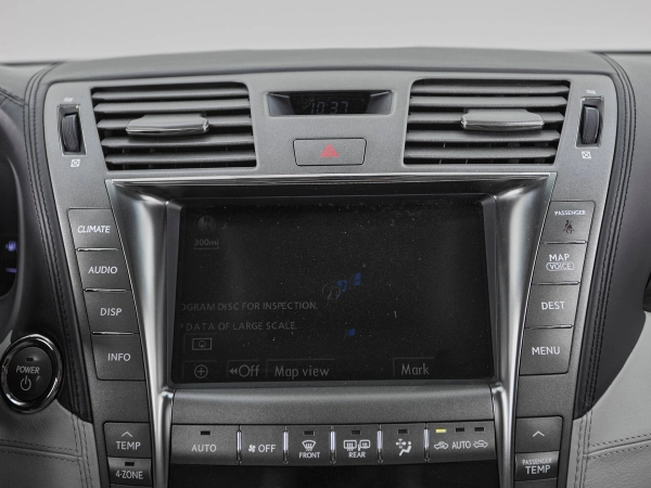 Lexus LS, IV фото №22
