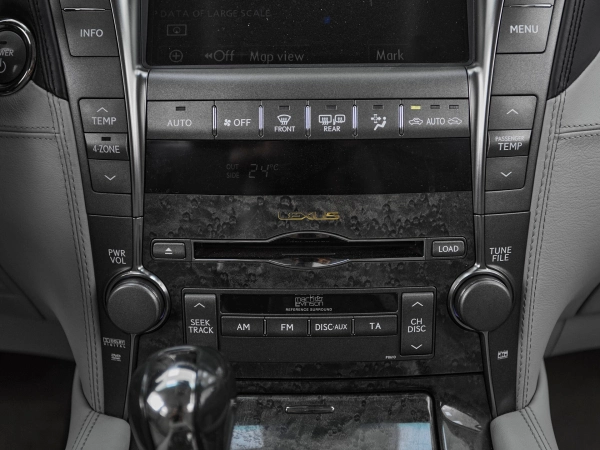 Lexus LS, IV фото №24