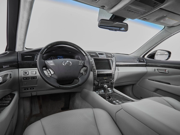 Lexus LS, IV фото №8