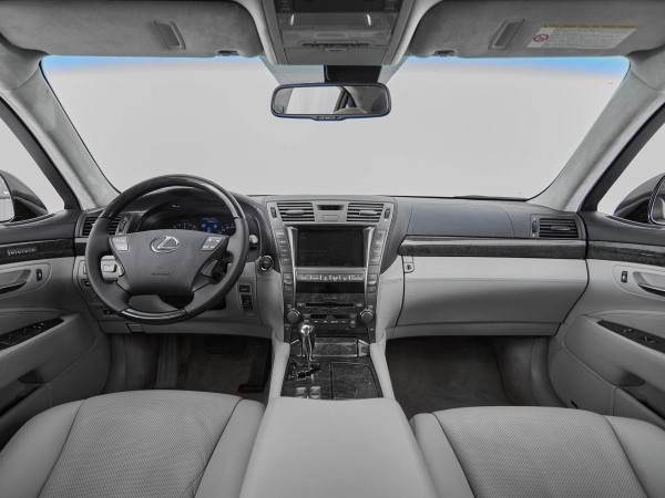 Lexus LS, IV фото №9