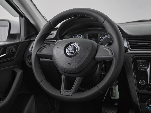Skoda Rapid, I Рестайлинг фото №10
