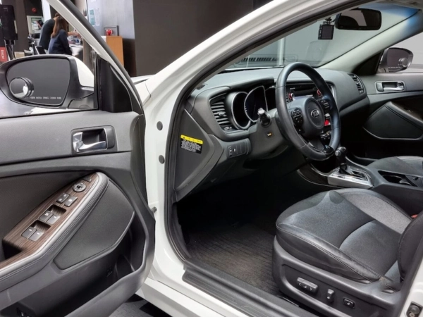 Kia Optima, III Рестайлинг фото №10