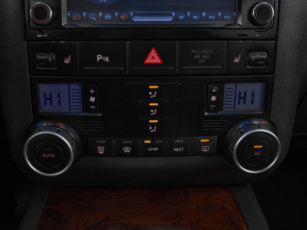 Volkswagen Touareg, I Рестайлинг фото №17