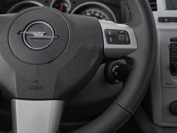 Opel Zafira, B Рестайлинг фото №12