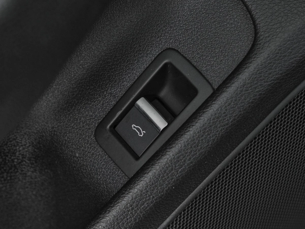 Audi A4, V (B9) фото №15