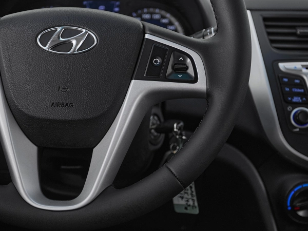 Hyundai Solaris, I фото №12