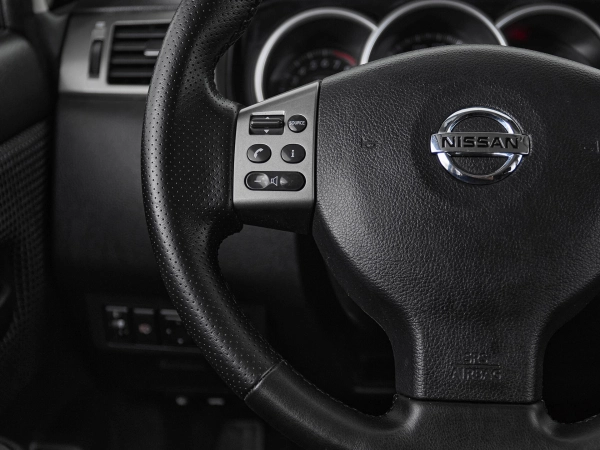 Nissan Tiida, I Рестайлинг фото №11
