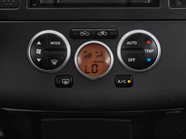 Nissan Tiida, I Рестайлинг фото №17