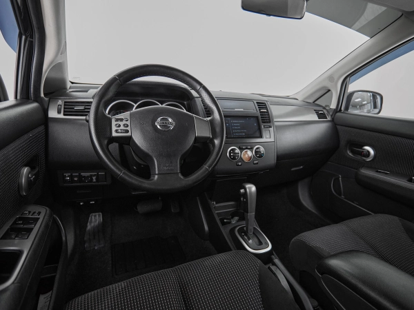 Nissan Tiida, I Рестайлинг фото №7