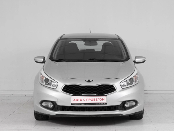 Kia Ceed, II фото №2
