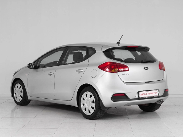 Kia Ceed, II фото №4
