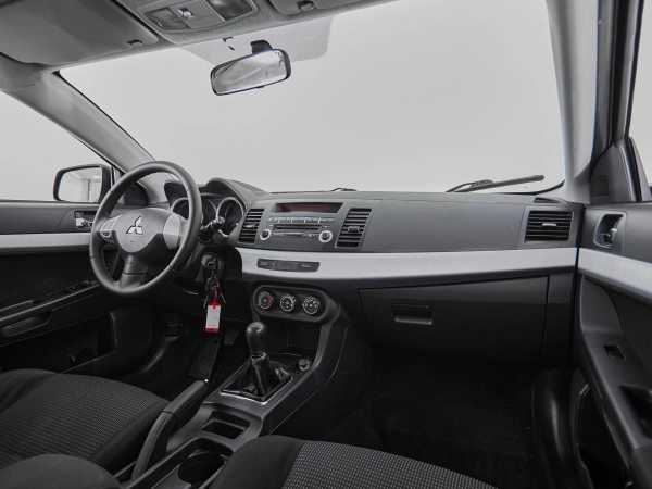 Mitsubishi Lancer, X фото №9