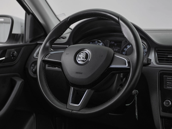 Skoda Rapid, I Рестайлинг фото №10