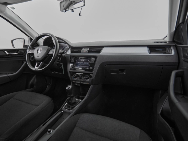 Skoda Rapid, I Рестайлинг фото №9