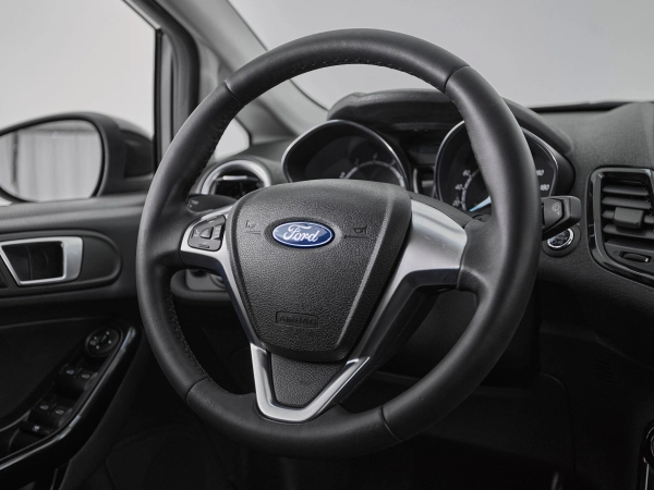 Ford Fiesta, Mk6 Рестайлинг фото №10