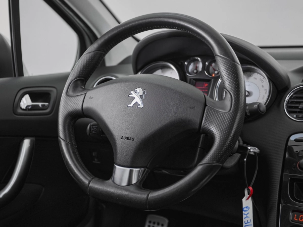 Peugeot 308, I Рестайлинг фото №11