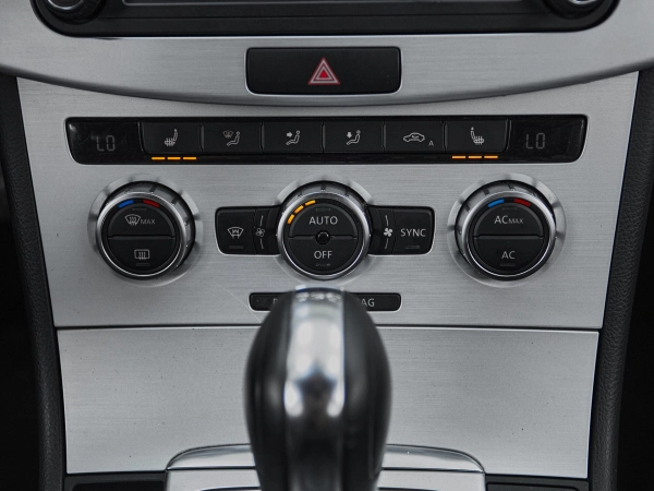Volkswagen Passat CC, I Рестайлинг фото №15