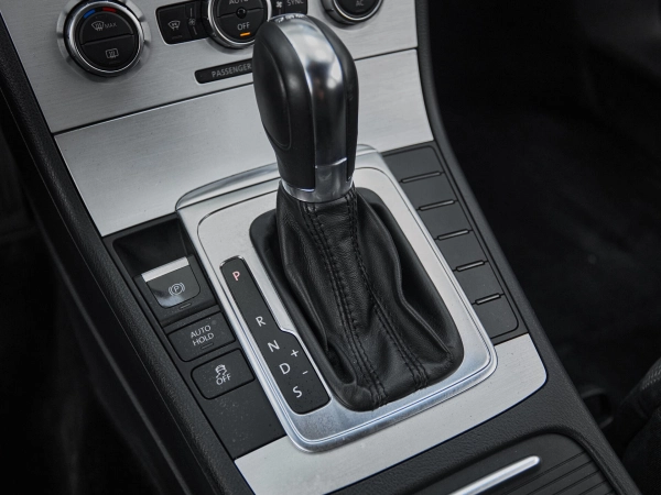 Volkswagen Passat CC, I Рестайлинг фото №16