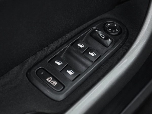 Peugeot 308, I фото №11