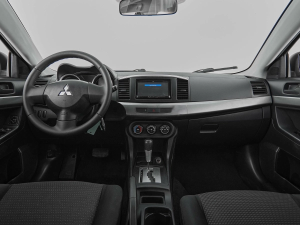 Mitsubishi Lancer, X фото №8