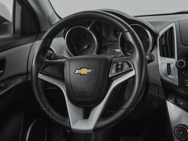 Chevrolet Cruze, I Рестайлинг фото №10