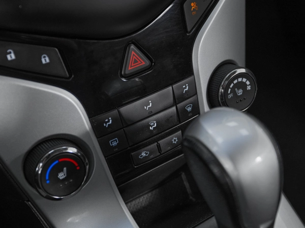 Chevrolet Cruze, I Рестайлинг фото №14