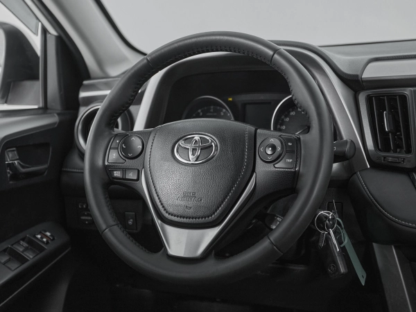 Toyota RAV4, IV (XA40) Рестайлинг фото №10