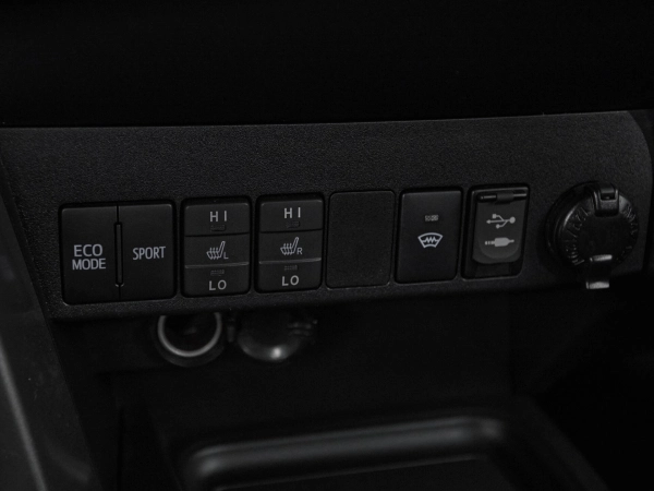 Toyota RAV4, IV (XA40) Рестайлинг фото №17