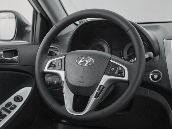 Hyundai Solaris, I фото №10