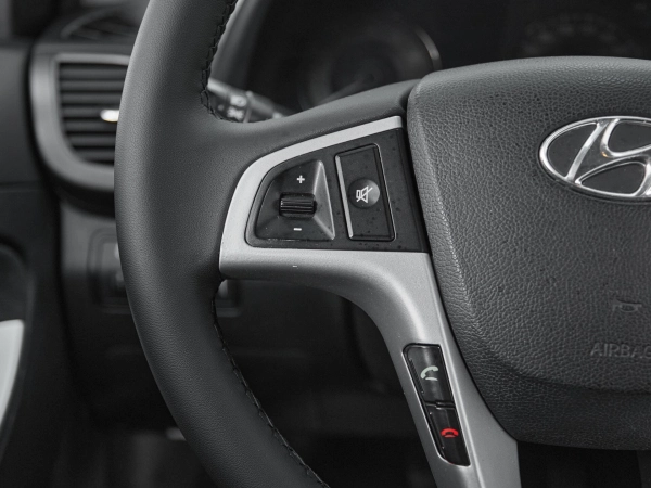 Hyundai Solaris, I фото №11