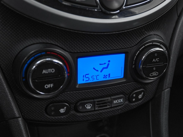 Hyundai Solaris, I фото №16