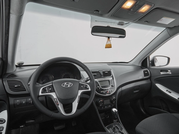 Hyundai Solaris, I фото №7