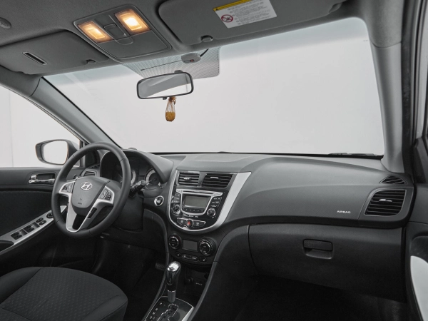 Hyundai Solaris, I фото №9