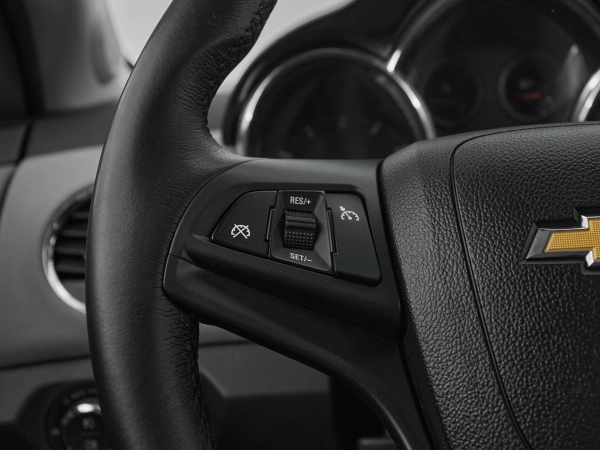 Chevrolet Cruze, I Рестайлинг фото №11