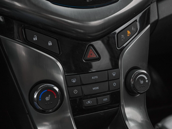Chevrolet Cruze, I Рестайлинг фото №15