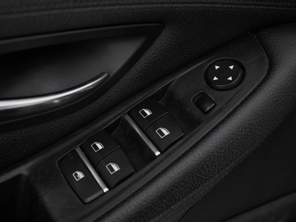 BMW 5 серии, VI (F10/F11/F07) Рестайлинг фото №12