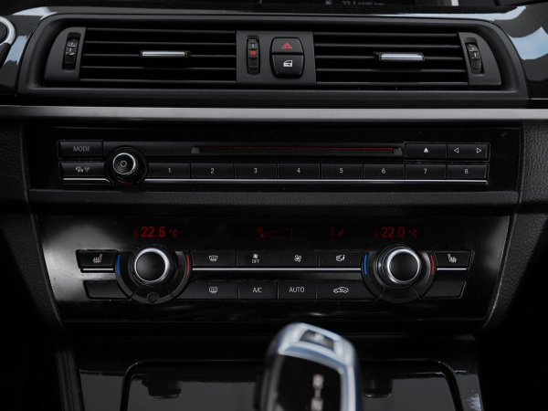BMW 5 серии, VI (F10/F11/F07) Рестайлинг фото №16
