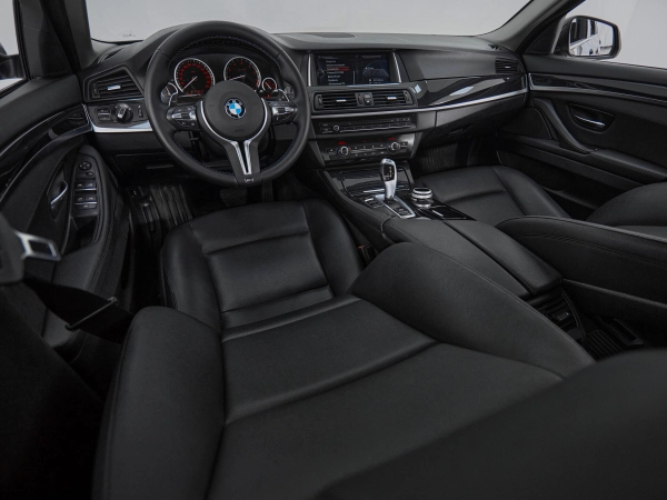 BMW 5 серии, VI (F10/F11/F07) Рестайлинг фото №7